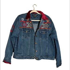 Shaver lake Vintage Embroidered Bohemian Denim
Jean Jacket size XL